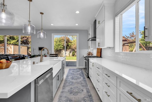 1946 Leaning Oak Ct, Fairfield, CA 94534