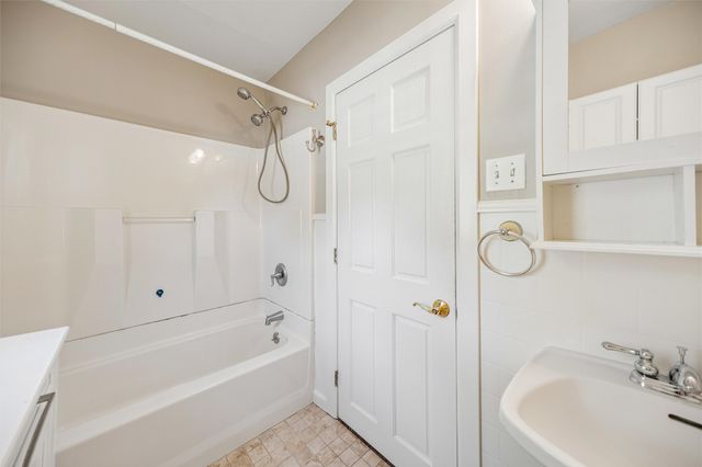 1326 Bundy Street, Des Moines, IA 50315