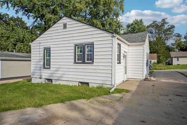 1326 Bundy Street, Des Moines, IA 50315