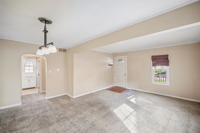 1326 Bundy Street, Des Moines, IA 50315