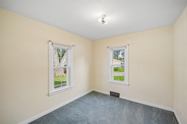 1326 Bundy Street, Des Moines, IA 50315