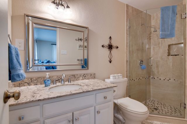 241 Hedgerow Lane, Lewisville, TX 75057