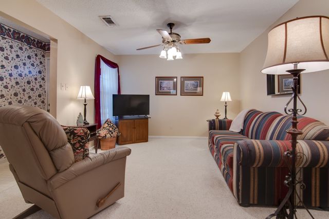 241 Hedgerow Lane, Lewisville, TX 75057