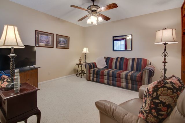 241 Hedgerow Lane, Lewisville, TX 75057