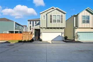 719 Sandy Bay Lane, Kemah, TX 77565