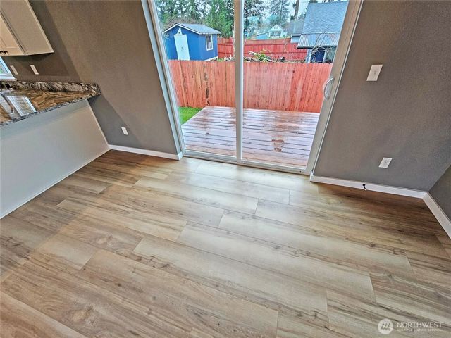 208 S 2nd Street, Oakville, WA 98568