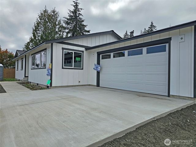 208 S 2nd Street, Oakville, WA 98568