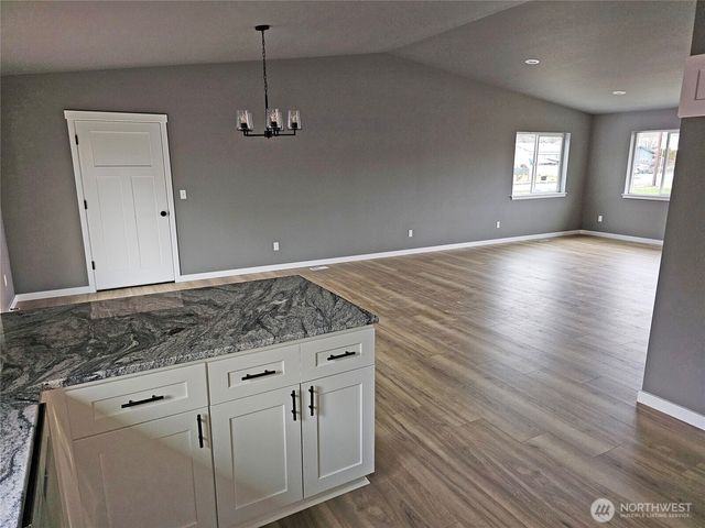 208 S 2nd Street, Oakville, WA 98568