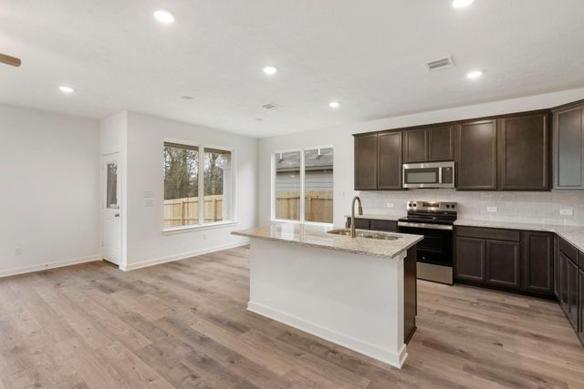 604 Rockbridge Drive, Huntsville, TX 77340