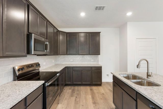 604 Rockbridge Drive, Huntsville, TX 77340