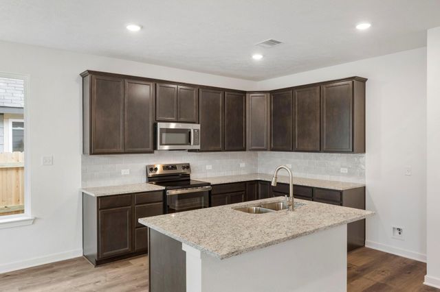 604 Rockbridge Drive, Huntsville, TX 77340