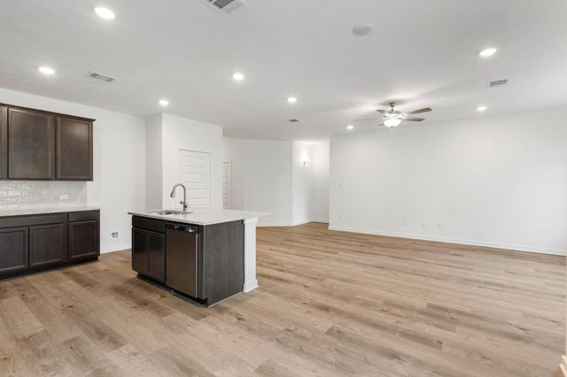 604 Rockbridge Drive, Huntsville, TX 77340