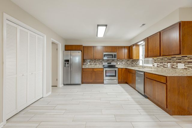 6445 Brookmead Circle, Hixson, TN 37343