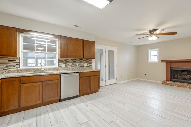 6445 Brookmead Circle, Hixson, TN 37343