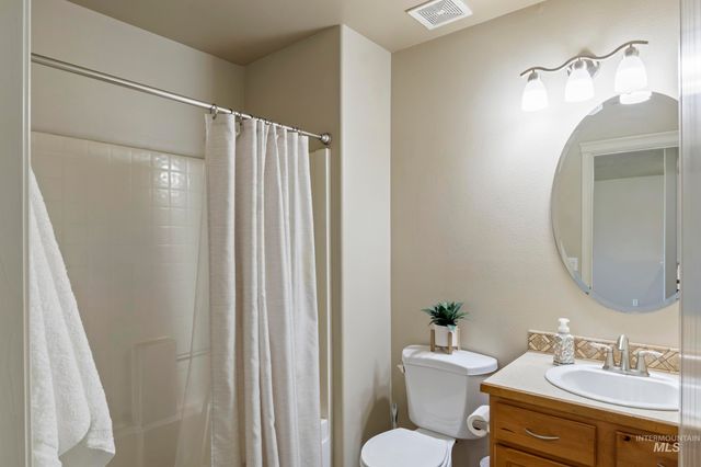 1957 W Placer Creek Ct, Nampa, ID 83686