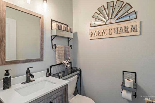 1957 W Placer Creek Ct, Nampa, ID 83686