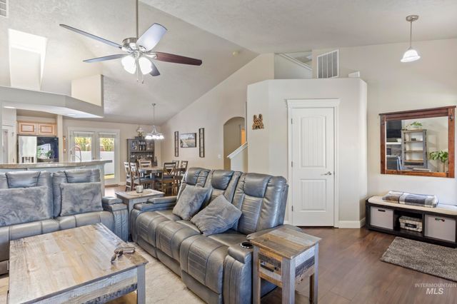 1957 W Placer Creek Ct, Nampa, ID 83686