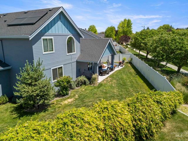 1957 W Placer Creek Ct, Nampa, ID 83686