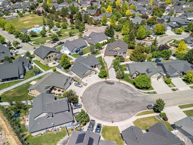 1957 W Placer Creek Ct, Nampa, ID 83686