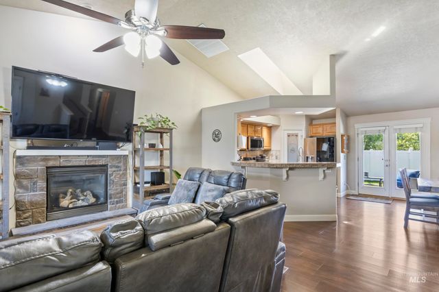 1957 W Placer Creek Ct, Nampa, ID 83686