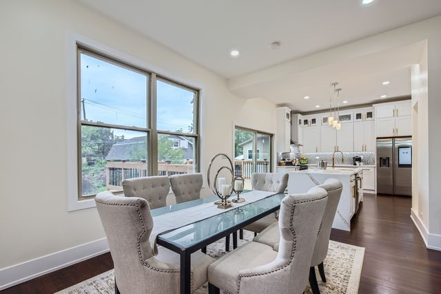 9556 S Winchester Avenue, Chicago, IL 60643