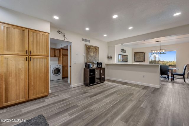 940 N Smoketree Circle, Tucson, AZ 85745