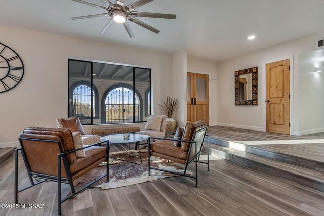 940 N Smoketree Circle, Tucson, AZ 85745