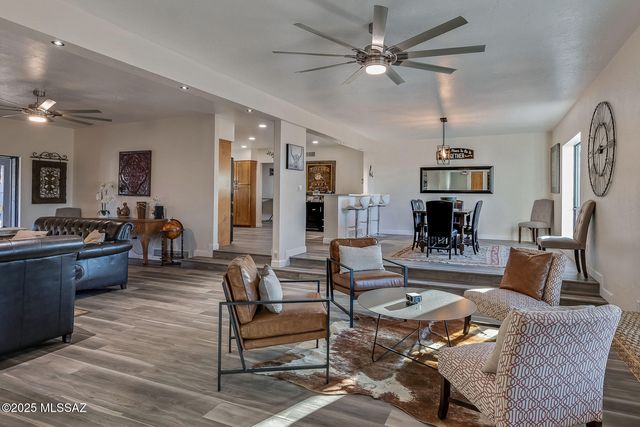 940 N Smoketree Circle, Tucson, AZ 85745