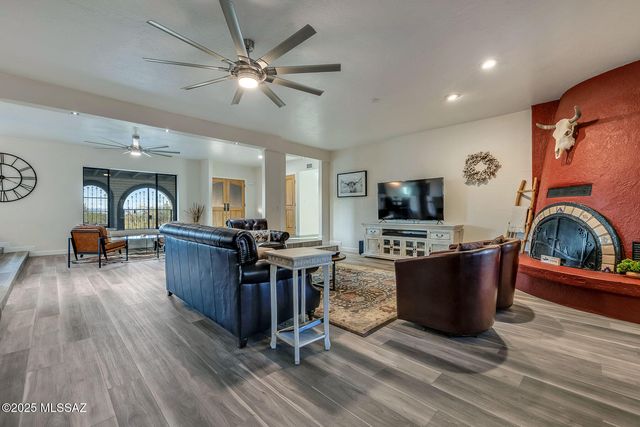 940 N Smoketree Circle, Tucson, AZ 85745