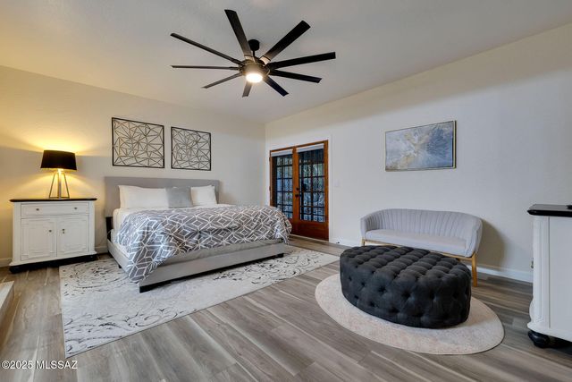 940 N Smoketree Circle, Tucson, AZ 85745