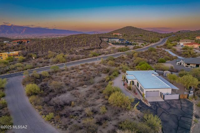 940 N Smoketree Circle, Tucson, AZ 85745