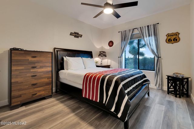 940 N Smoketree Circle, Tucson, AZ 85745