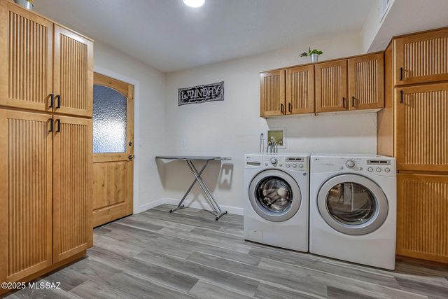 940 N Smoketree Circle, Tucson, AZ 85745