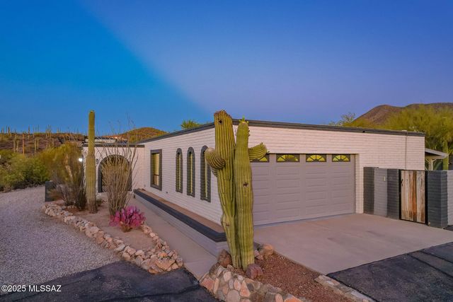 940 N Smoketree Circle, Tucson, AZ 85745