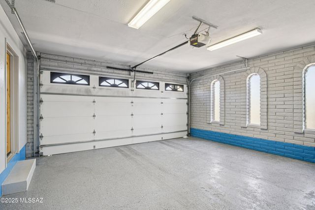 940 N Smoketree Circle, Tucson, AZ 85745