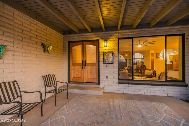 940 N Smoketree Circle, Tucson, AZ 85745