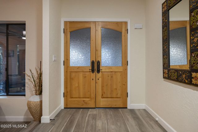 940 N Smoketree Circle, Tucson, AZ 85745