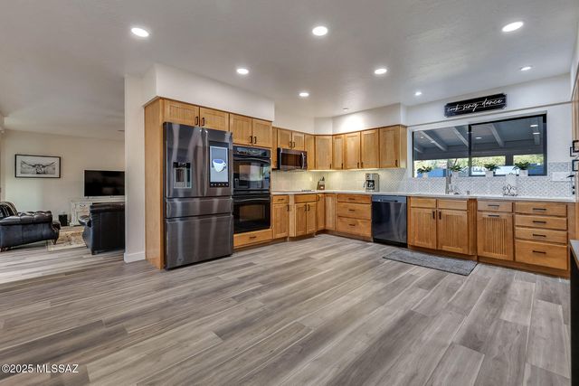 940 N Smoketree Circle, Tucson, AZ 85745