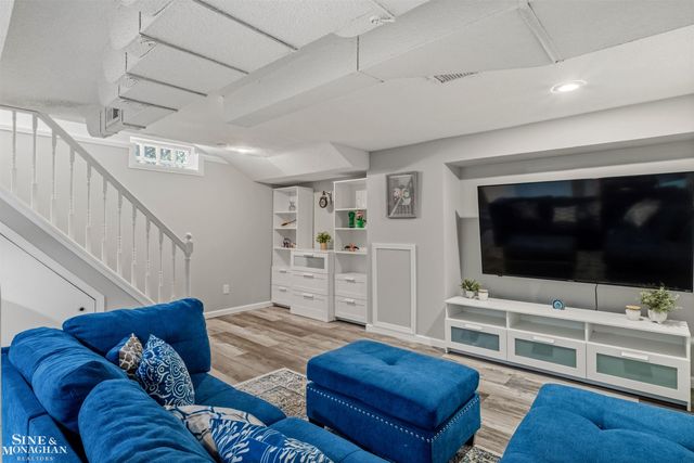 474 Touraine Road, Grosse Pointe Farms, MI 48236