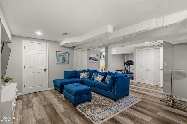 474 Touraine Road, Grosse Pointe Farms, MI 48236