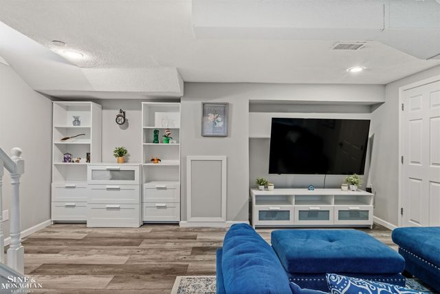 474 Touraine Road, Grosse Pointe Farms, MI 48236