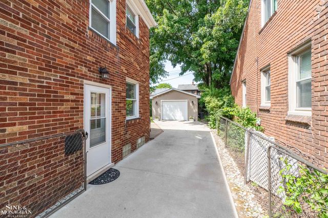 474 Touraine Road, Grosse Pointe Farms, MI 48236