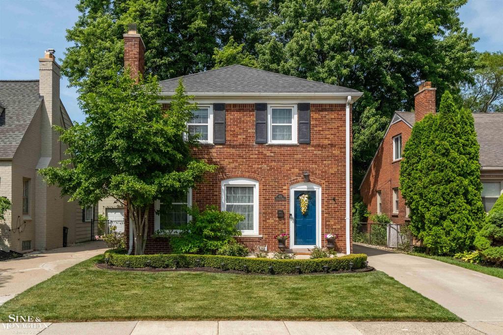 474 Touraine Road, Grosse Pointe Farms, MI 48236
