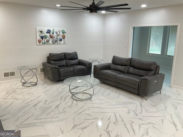 558 Kenwood Road, Fayetteville, GA 30214