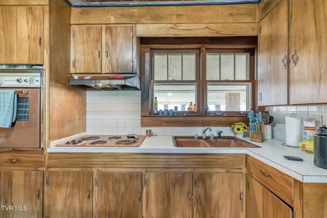 880 Highway 44, Bristol, TN 37620