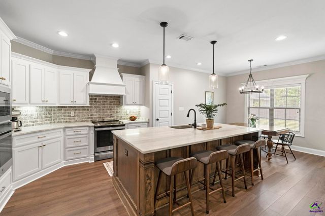 303 Pine Trace Lane, Kathleen, GA 31047