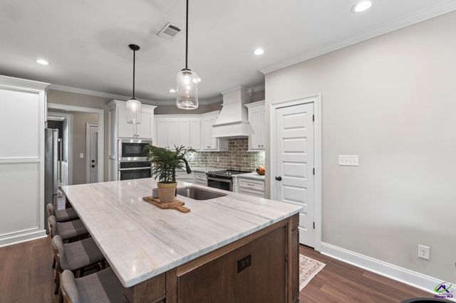 303 Pine Trace Lane, Kathleen, GA 31047