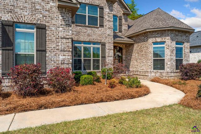 303 Pine Trace Lane, Kathleen, GA 31047