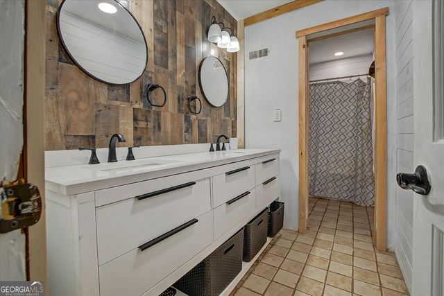 217 Lynn Drive, Fayetteville, GA 30215