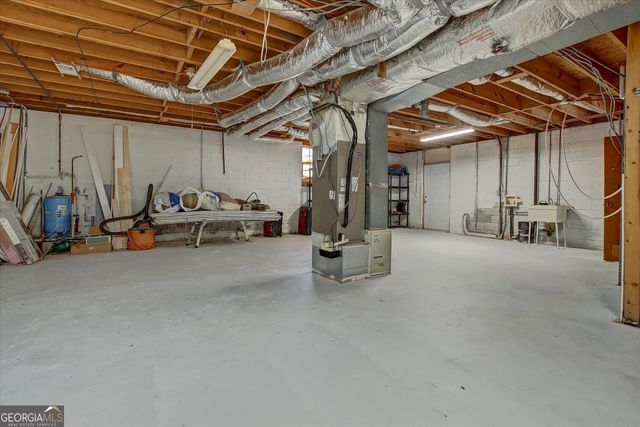 217 Lynn Drive, Fayetteville, GA 30215